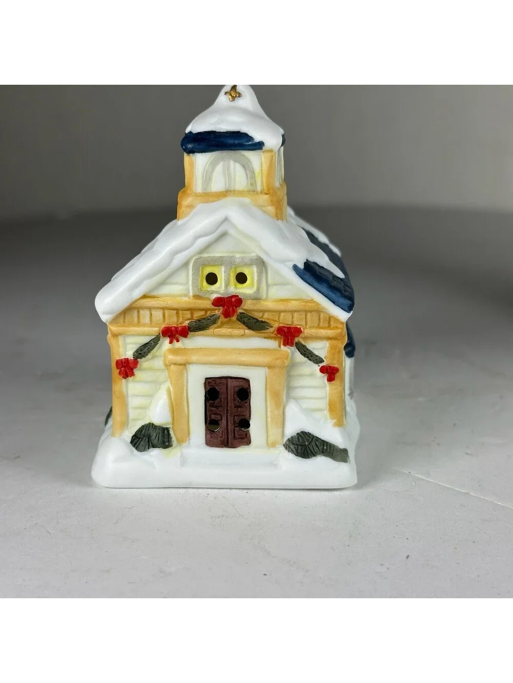House of Lloyd Christmas Around the World Ye Little Church S-12